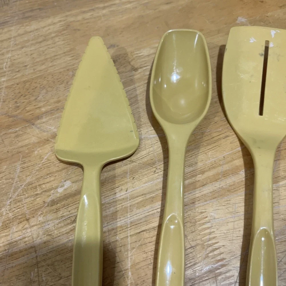 Vintage Foley Nylon Plastic MCM Kitchen Utensils Harvest Gold Yellow Spatula Pie